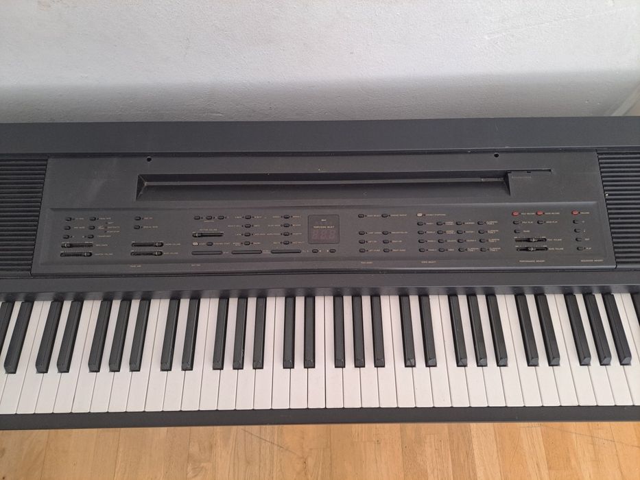 Yamaha clavinova CVP-8 цифрове піаніно