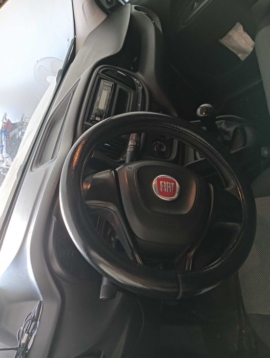 Carrinha Fiat doblo