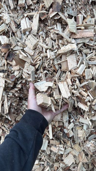 В продажі дробільна машина для дерева на базі харвестера 6*6