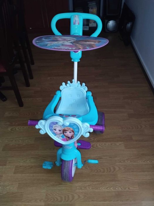 Triciclo da Frozen de menina