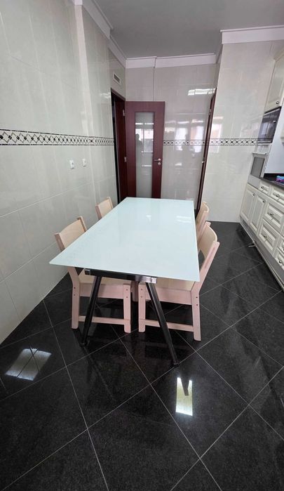 Secretária de vidro multiusos – ideal para cozinha ou escritório
