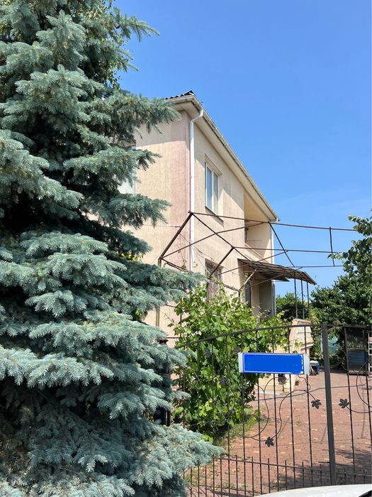 Добротный дом для семьи в с. Молодежное.