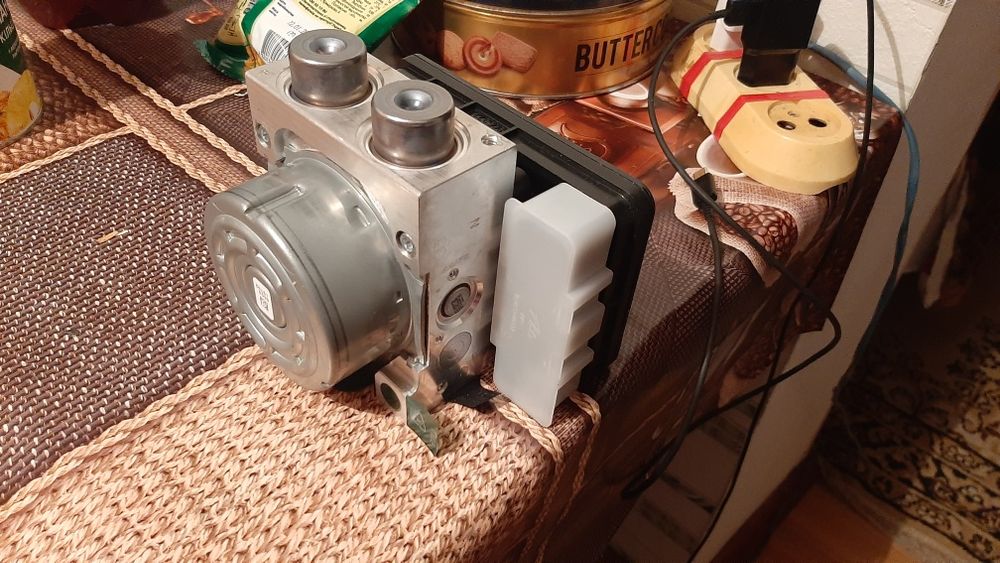 Блок ABS (насос) volkswagen,skoda