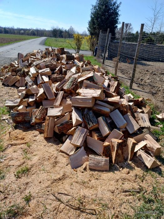 Sprzedam drewno opałowe dębowe.