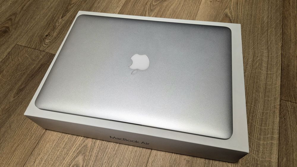 Macbook Air 13" 8GB RAM 128GB SSD stan idealny