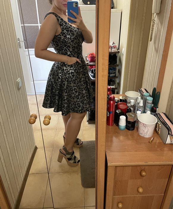 Святкова сукня, сукня на вихід