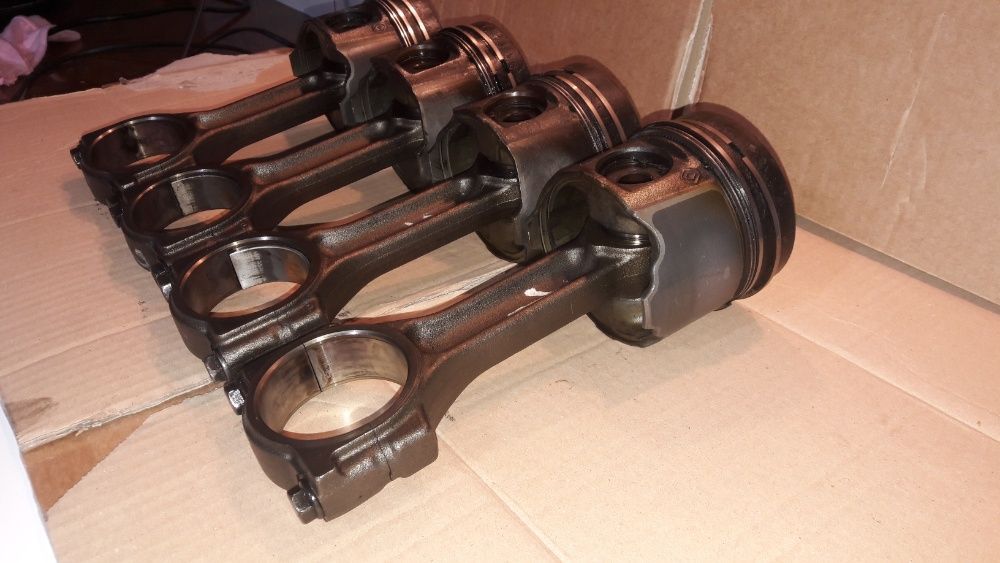 Поршень шатун поршня шатуни трафик виваро сценик trafic vivaro меган