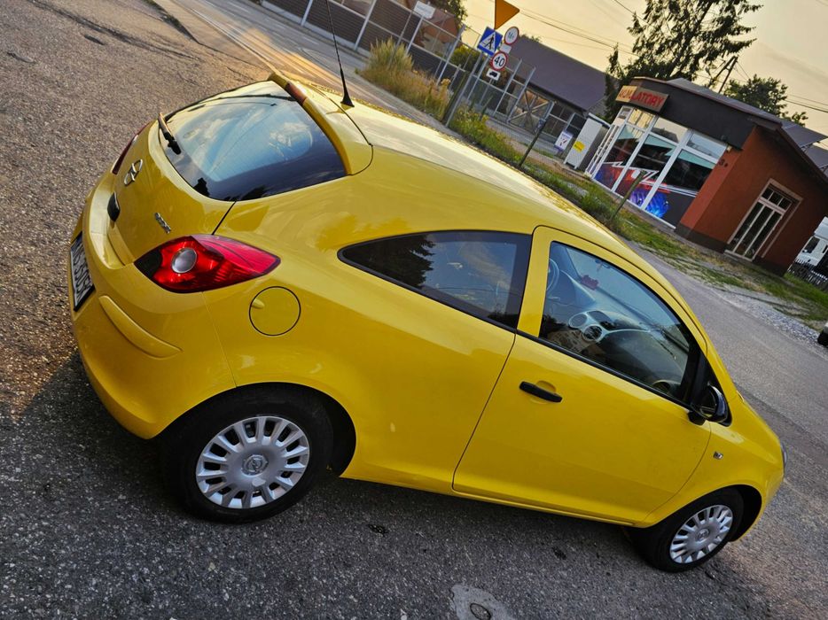 Opel corsa  Benzyna klimatyzacja 2009 155 TYS KM