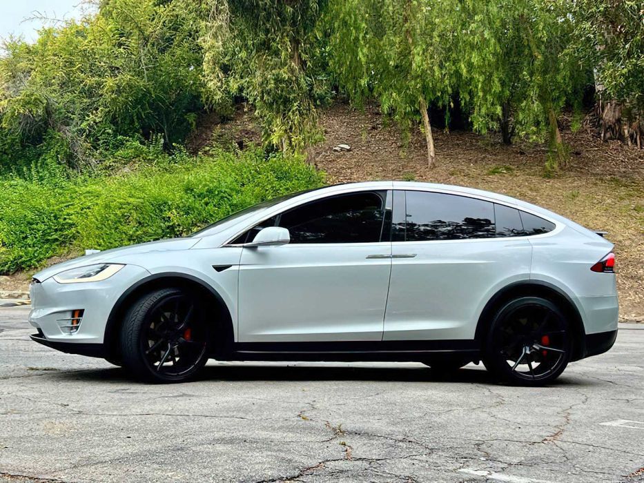 Tesla Model X 100D      2018