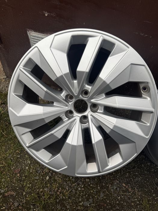 Диски Audi оригінал R20 E-tron, Q7, Q8, Q5, A6, A7