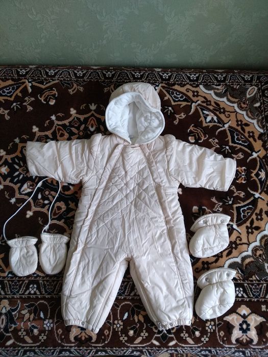 Продам зимний комбинезон для девочки Pilguni Польша.