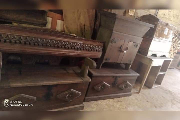 Velharias miudezas várias.tudo para decoração antiga.macicos restauros