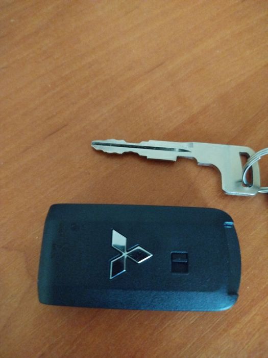 Смартключ Mitsubishi Outlander PHEV 2012-2021