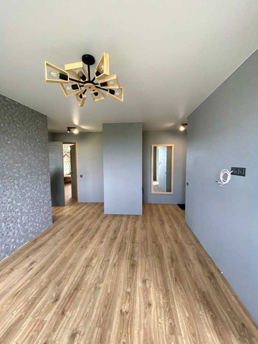 Продам 3 к кв новый капитальный ремонт Жуковского Киевский р-н ML