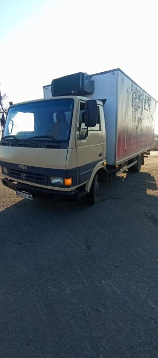 Автомобіль Тата 613