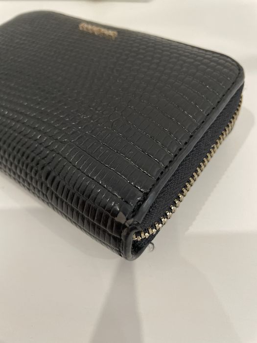 Carteira Preta com relevo