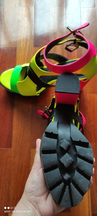 Sandálias néon Sérgio Todzi