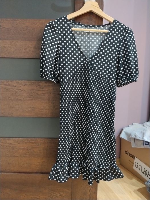 Dziewczęca letnia sukienka w kropki