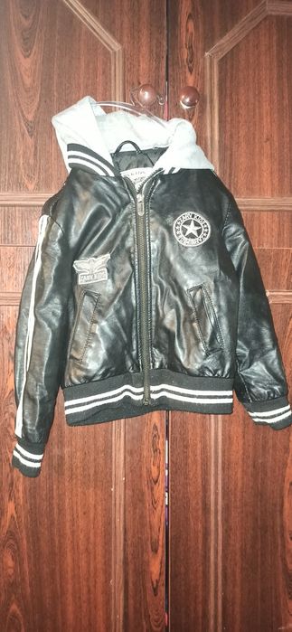 Продам куртки б/у