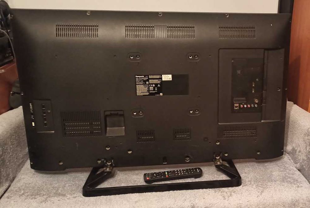 Telewizor Panasonic 42" + pilot