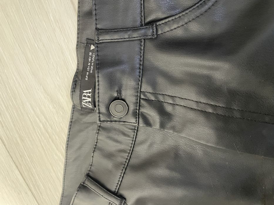 Шкіряні штани zara