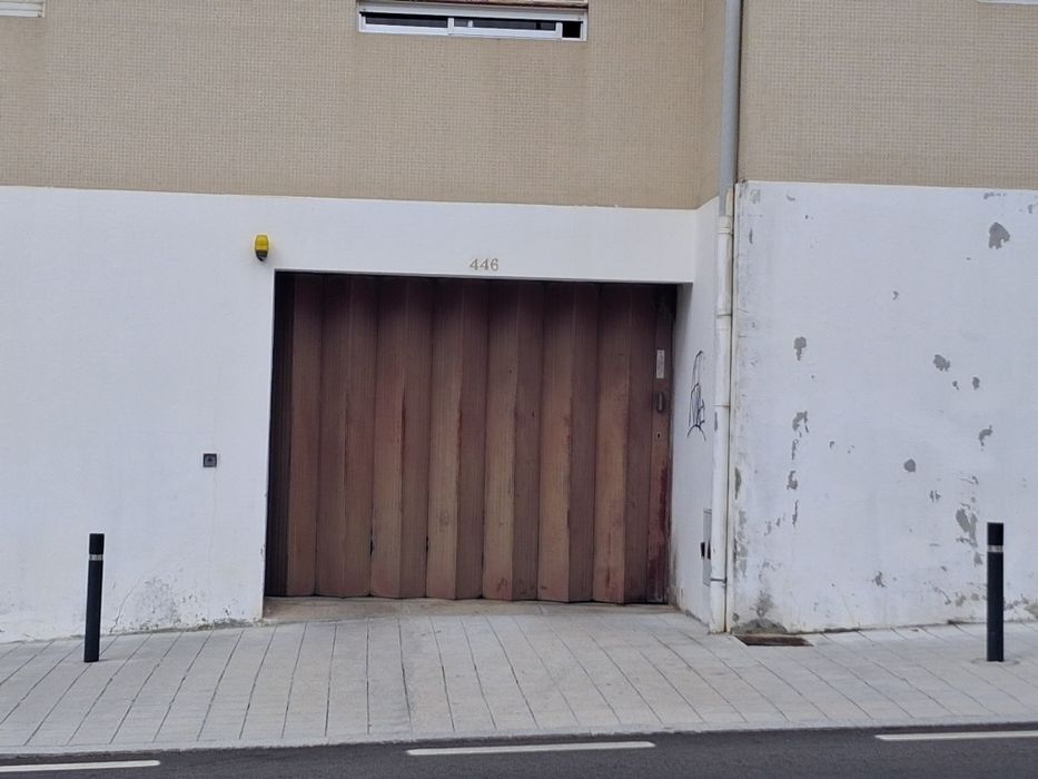 Garagem em Rio Tinto.