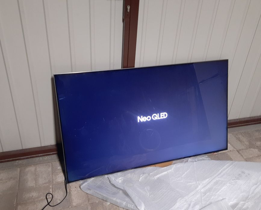 Samsung NeoQLED QN85A 55cali uszkodzony
