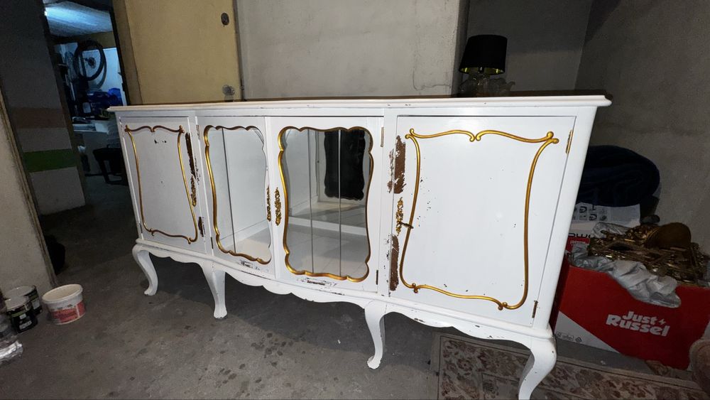 Aparador elegante estilo queen