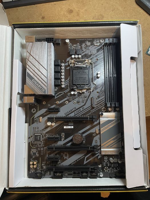 Płyta główna Z390D Gigabyte