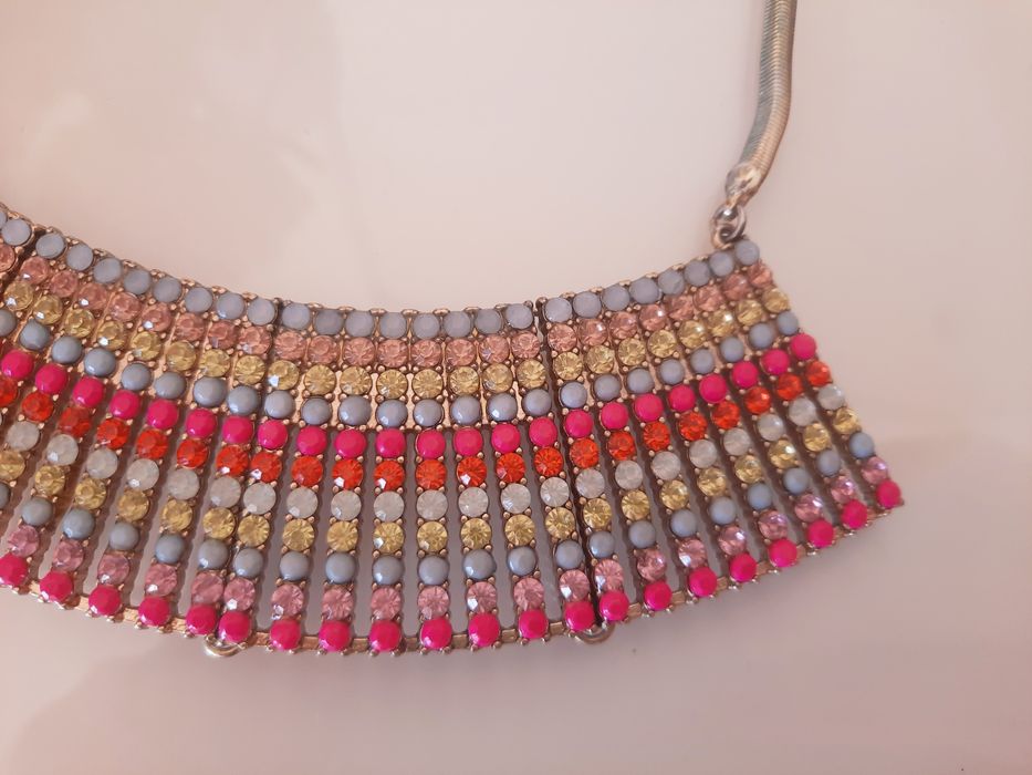 Colar colorido da Zara