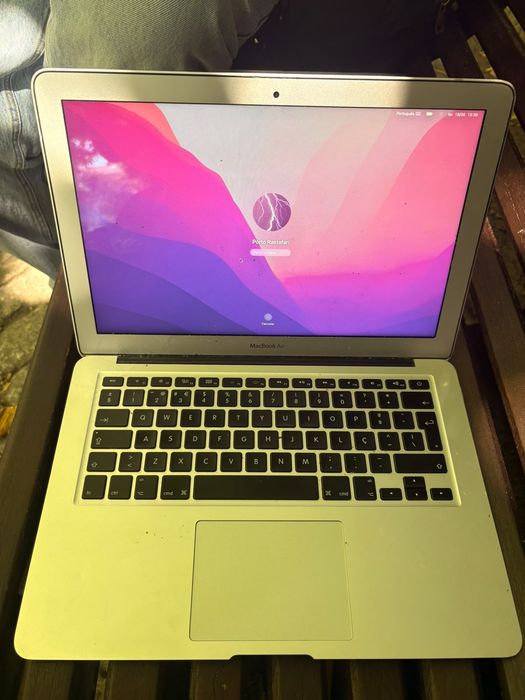 Macbook Air Monterey
