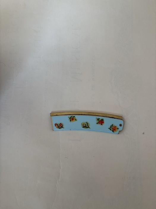 Kolekcjonerski składany grzebień VINTAGE – Emalia, kwiaty, retro