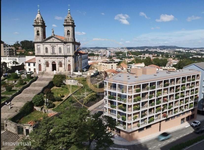 Apartamento T2 com varanda, para venda no Condomínio Ferreira de Castr — Bonfim, Porto