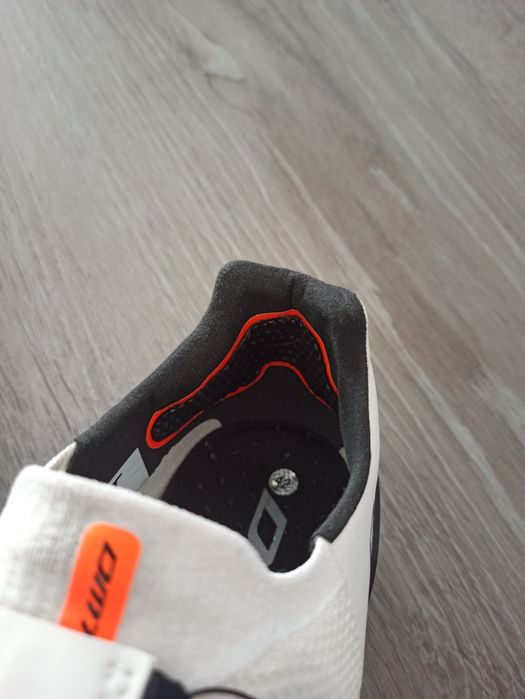 Sapatos DMT SH10