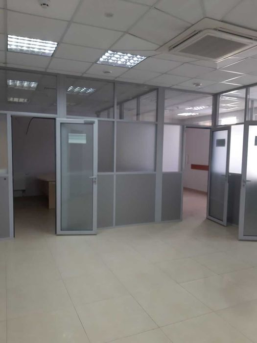 Оренда будівлі з прилеглою територією в центрі,  1100 м2 (БЕЗ КОМІСІЇ)