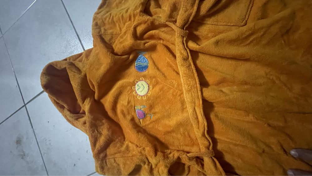 Roupao de crianca Benetton 6/7 anos