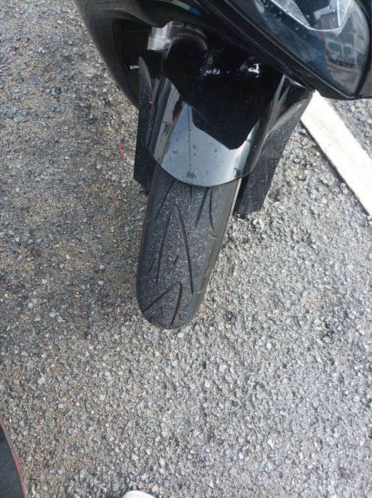 CBR 1000 RR em muito bom estado aceito trocas