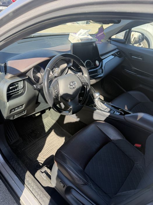 Toyota C-HR 1.8 Hybrid Dynamic / Luxury – 2017 — photo 4