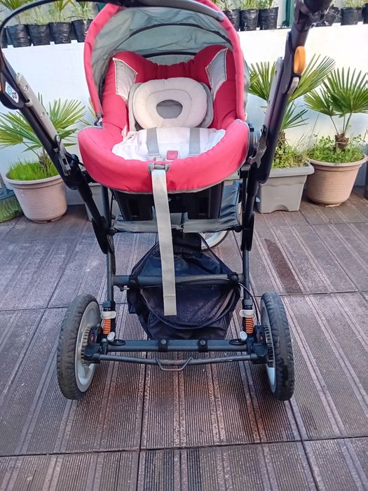 Carrinho passeio com cadeira auto