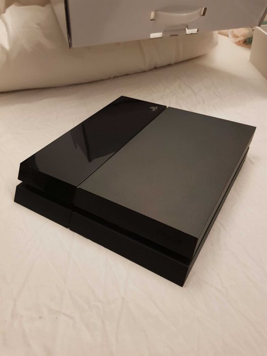 Konsola Playstation 4 + Dysk zewnętrzny