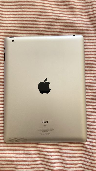 Ipad 2 Wi-Fi com cabo carregador