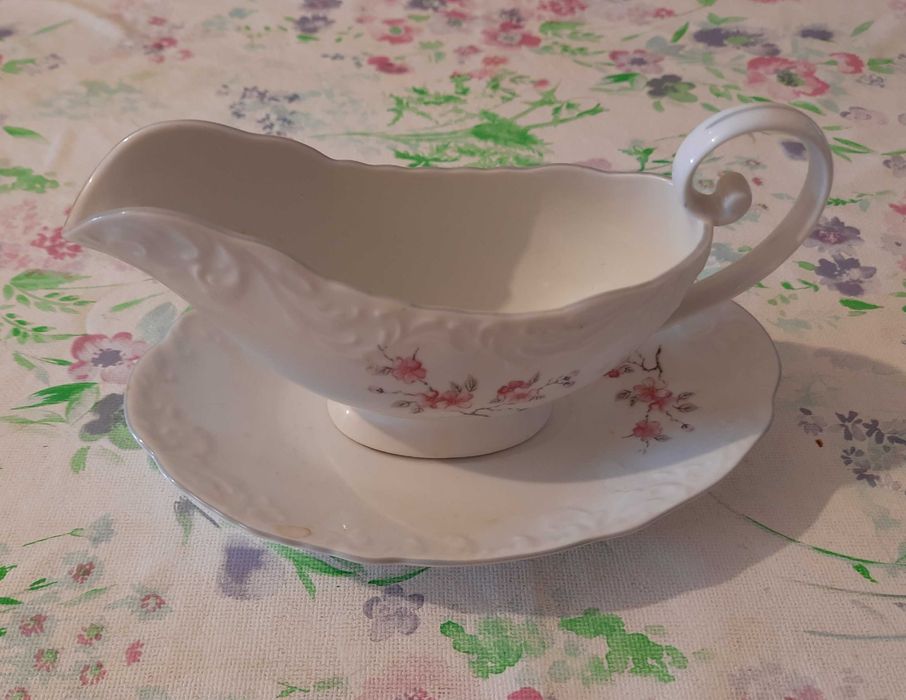 Loiça de porcelana da marca SPAL