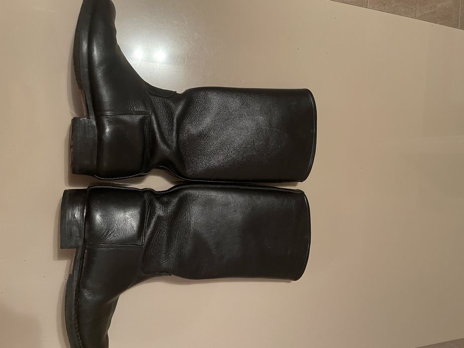 Botas em pele n. 40