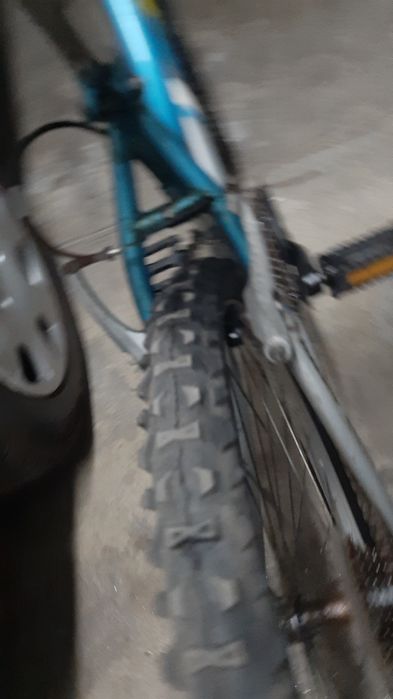 Bicicleta resistente, bonita e em bom estado