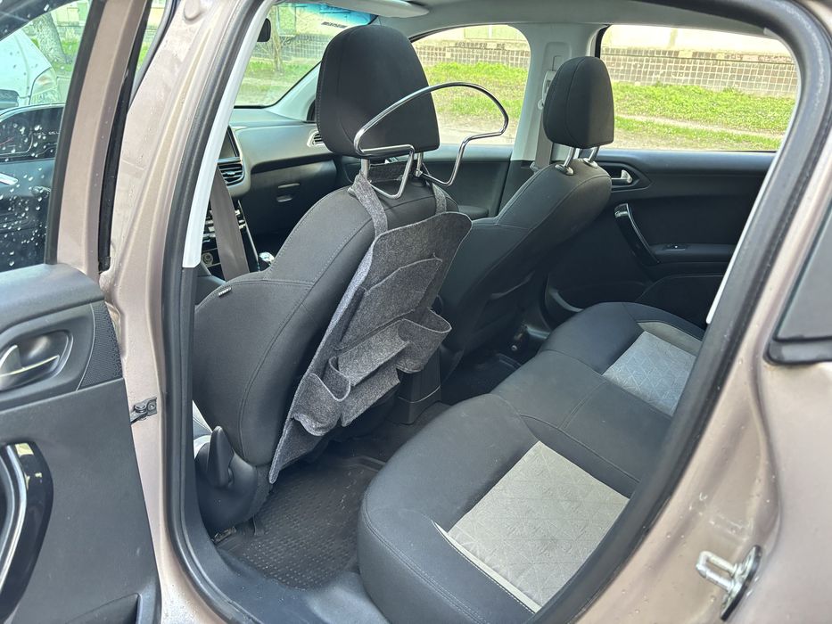 Peugeot 208 1.2 АКПП
