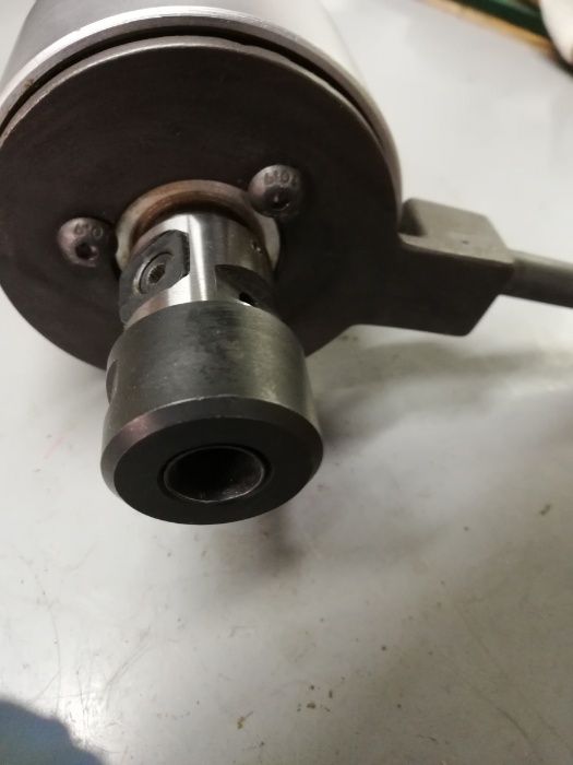 Cabeçotes de rosquear automáticos