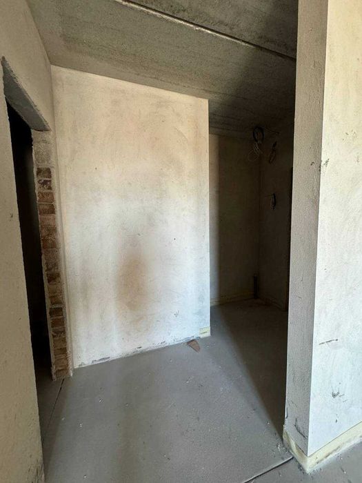 Трикімнатна квартира! Готова до ремонту!