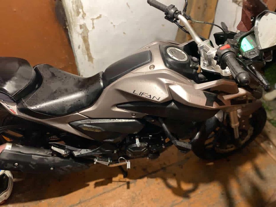 Продам мотоцикл Lifan kpt 200