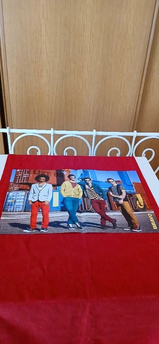 Poster Like Us, novo