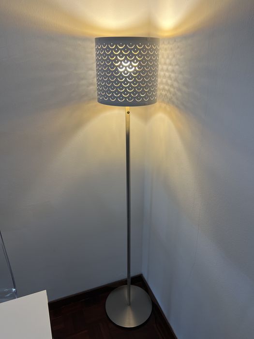 Candeeiro de pé Ikea
